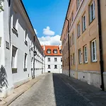 Comfortable Old Town Apartment